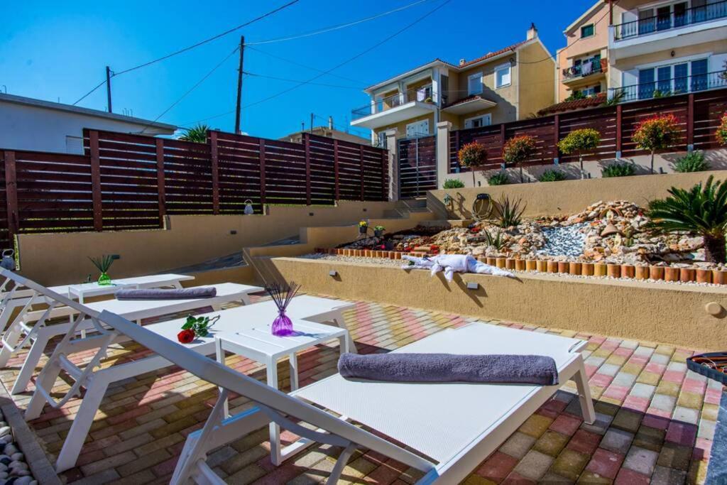 Avocado Villa Offering Peace And Relaxation 阿尔戈斯托利翁 外观 照片