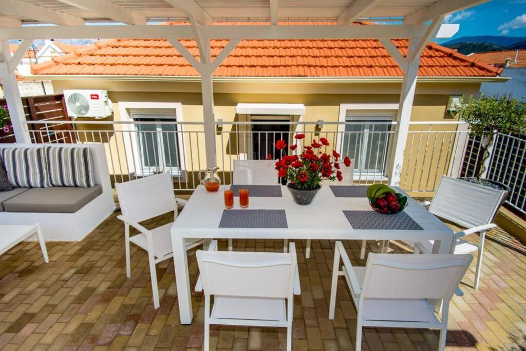 Avocado Villa Offering Peace And Relaxation 阿尔戈斯托利翁 外观 照片