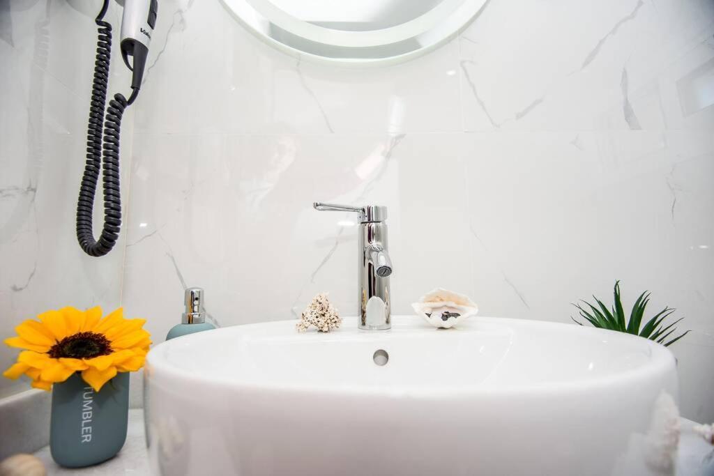 Avocado Villa Offering Peace And Relaxation 阿尔戈斯托利翁 外观 照片