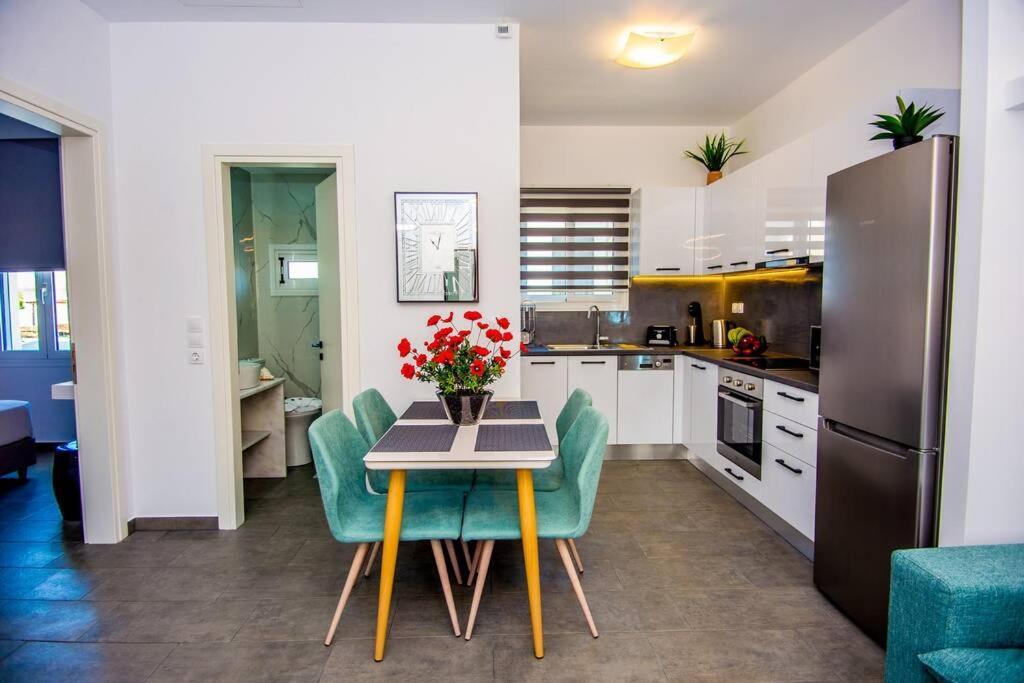 Avocado Villa Offering Peace And Relaxation 阿尔戈斯托利翁 外观 照片